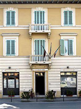 Hotel Torre Matilde Виареджо Экстерьер фото